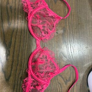 Lace Underwire Bra in Vibrant Pink